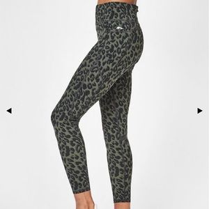Sweaty Betty Zero Gravity High Waist 7/8 Leggings - Olive Leopard